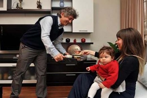 Yüz nakliyle dünya gündemine oturan Prof. Dr. Ömer Özkan, evinin kapısını açtı!