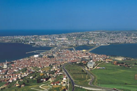 Büyükçekmece'de Yüce Sitesi'nde icradan satılık daire!