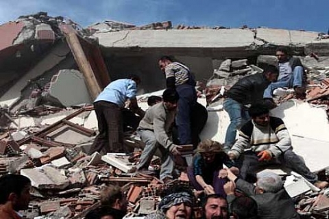 Türkiye Van depremine bu zamana kadar 1 milyar dolar harcadı!