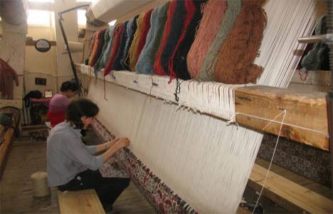 Selçuklu ve Osmanlı dönemlerinden kalan 7 asırlık eserler halıya işlendi ! 