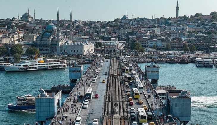 Galata Köprüsü'nde çalışmalara başlandı! 40 gün boyunca tek yönlü trafiğe kapatıldı!