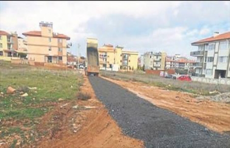 İzmir Menderes'te kilit parke döşeme çalışmaları sürüyor!