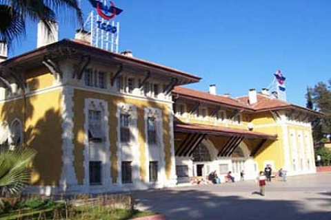 Devlet Demir Yolları'nda yolsuzluk operasyonu düzenlendi, 20 kişi gözaltına alındı!