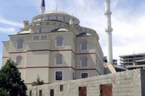 Beylikdüzü'nde lokal inşaatı cemaati kızdırdı