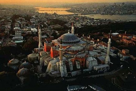 Tarihi Yarımada'daki zayıf binaların yıkılması gerekiyor!