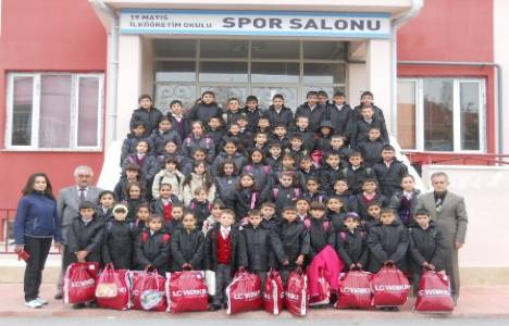  Sinpaş GYO Türkiye'nin çocuklarını giydirmeye devam ediyor!