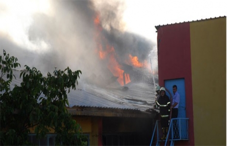  Burdur'da fabrikada yangın çıktı!