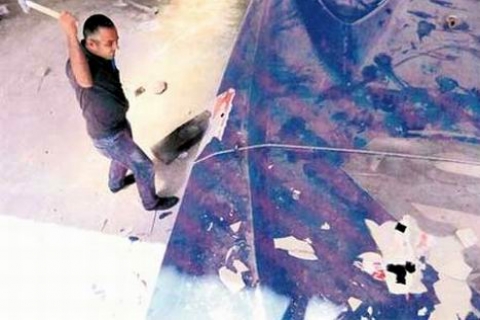 Ali Ağaoğlu nun Alican Ağaoğlu na cezası: Parçalayın tekneyi!