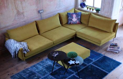 Script Kanepe minimal detaylarla dekorasyon farklılığı yaratıyor!