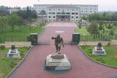 TOKİ askere şehir dışında kışla yapacak!