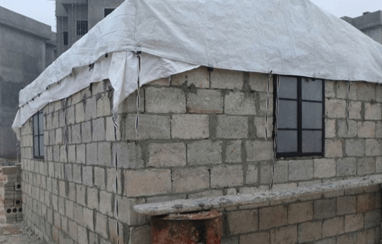 Sadakataşı Derneği'nin İdlib'deki briket ev projesi son aşamasında!