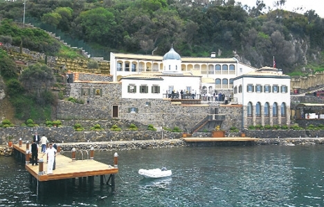 Haluk Dinçer Ayvalık'taki Ayışığı Manastırı'nı satın aldı!