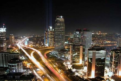 Dünya devleri Türkiye'de ofis yarışında!