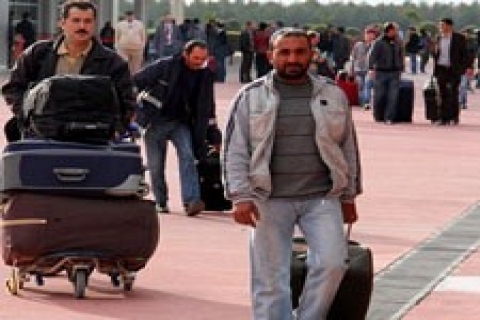 Libya'dan dönen işçiler paraları için eylem yaptı!