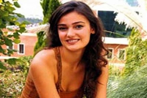 2006 Miss Turkey güzellik kraliçesi Merve Büyüksaraç çelik kapı tasarladı!