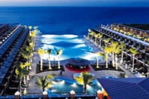 Cratos Premium J-Lo gelmeyince eğlenceye yöneldi!