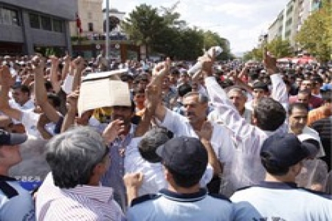 Ankara'da TMMOB üyeleri dayanışma gününde yürüyüş yaptı!