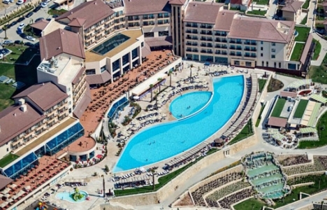 Pegasus İzmirliler Otelcilik'teki paylarını sattı!