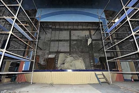 İzmir'in tarihi Konak Sineması'na haciz geldi!