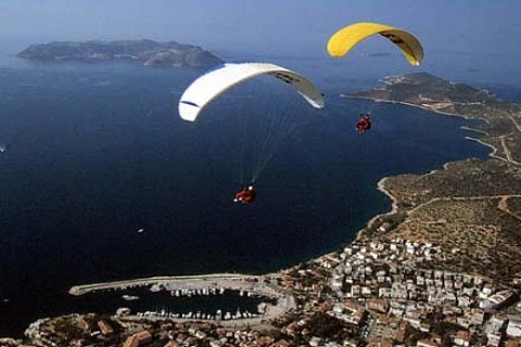 Antalya Kaş'ta 3.9 milyon TL'ye deniz manzaralı zeytinlik!