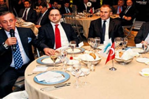 Turkuaz Medya, inşaat firmalarının patronlarıyla bir araya geldi!