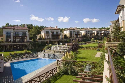 Ağaoğlu Myroseville Çekmeköy'de 1 milyon 350 bin dolara özel havuzlu villa! 