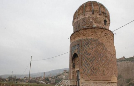 Zeynel Bey Türbesi taşınacak!