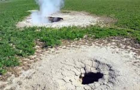 Kütahya'da gayzerler yeryüzüne çıktı!