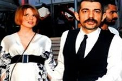 Okan Bayülgen eşine Swissotel'de suit oda kiraladı