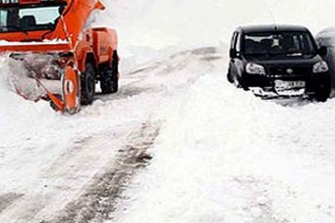 Kar bin 125 köy yolunu kapattı!