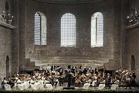 İKSV Müzik Festivali'nde 40 yıldır festival var ama salon yok!