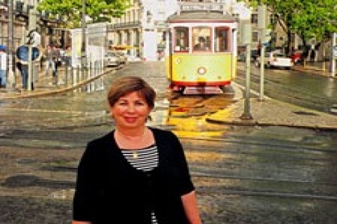 Işılay Saygın: İzmir'in ihtiyacı tanıtım!