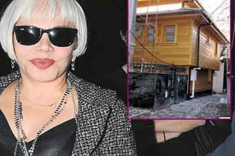 Sezen Aksu, Mehmet Akif'in evinde oturmaktan vazgeçti; kiracılar sıraya girdi bile!