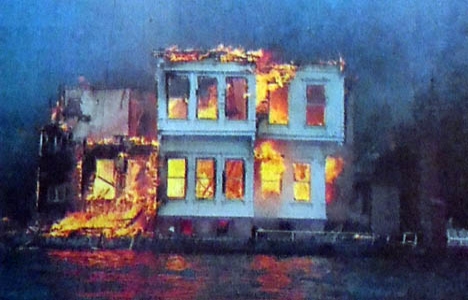 1992 yılında Vaniköy'deki tarihi üç yalı tamamen yanmış!
