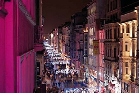 Dünya sanatının merkezi İstanbul!