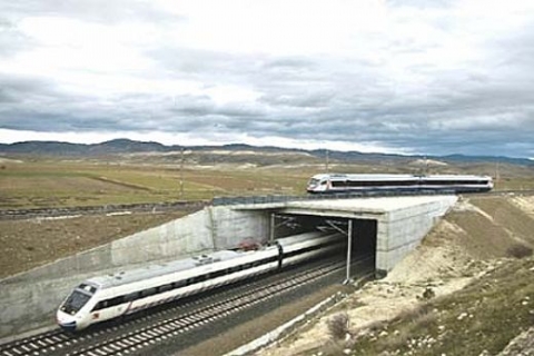 İstanbul Üniversitesi Rektörlüğü Ankara-Eskişehir YHT hattı için danışman arıyor!