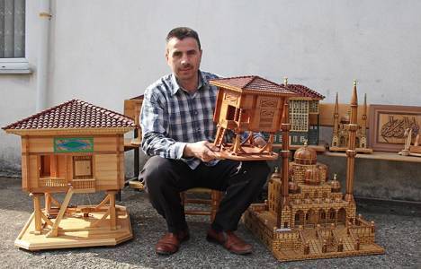 Ertan Köse'nin yaptığı ahşap mimari eserlerin minyatür örnekleri ilgi çekiyor!
