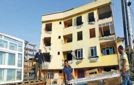 İzmit'te kentsel dönüşüm kapsamında 4 bina yıkıldı!