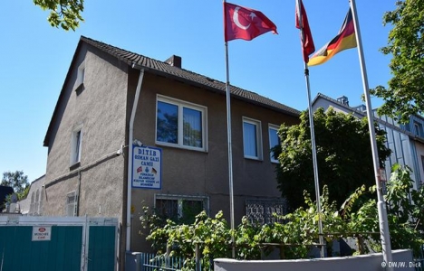 Almanlardan Müslümanlara arsa jesti!