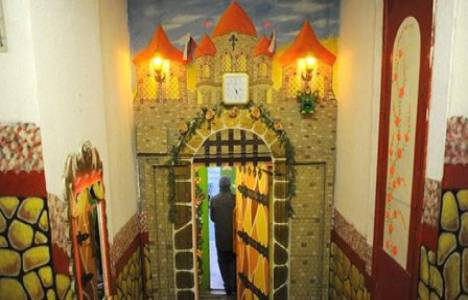  Rusya'da amatör ressam, yasadığı binayı galeriya çevirdi! 