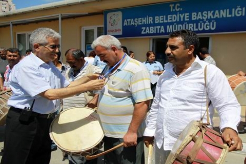 Ataşehir'de Ramazan davulcuları, belediye kontrolü altında!