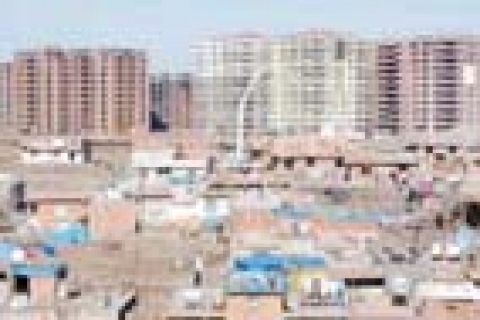 125 bin gecekonduya yol göründü