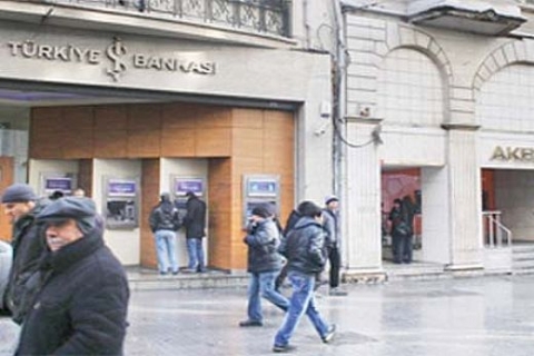 Kadir Topbaş bankalar alt katlarda olmamalı dedi, destek gördü!