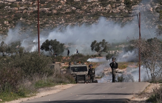 Filistinlilerden Batı Şeria da yeni Yahudi yerleşim birimi inşasına karşı gösteri!