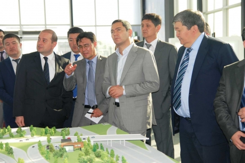  Ömürbek Babanov Via/Port Venezia'yı gezdi!