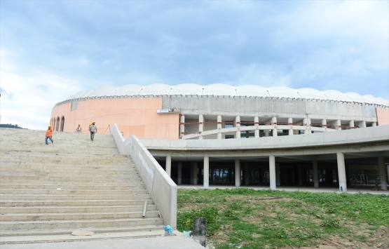 Çotanak Stadı'nın koltukları takılıyor!