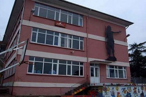 Çengelköy Mehmetçik İlköğretim Okulu güçlendirilirken cezaevine benzedi!