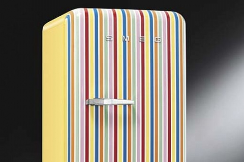 SMEG gökkuşağını buzdolabına yerleştirdi!