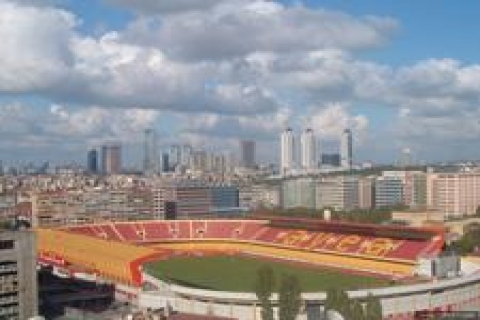 Ali Sami Yen'de Eski Açık Trübün'ünün üstü kapatılıyor!