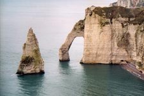 Antalya'da güneşlenme terası için falezleri kırdılar